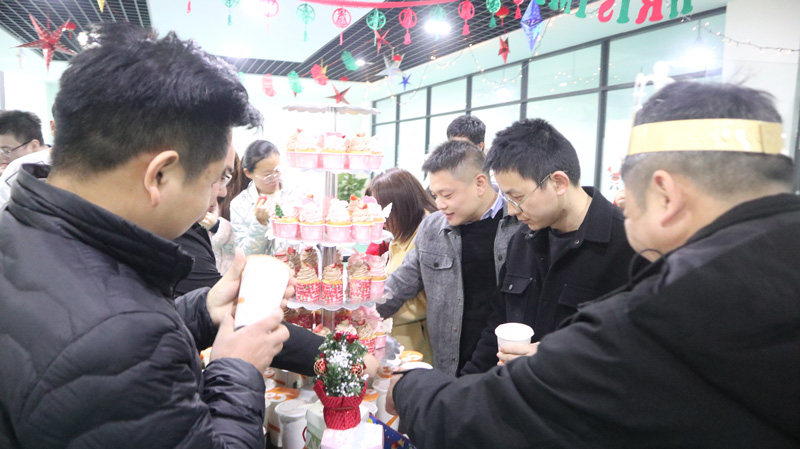 繽紛平安夜，歡樂圣誕節(jié) | 寶開舉辦第四季度員工集體生日會(huì)