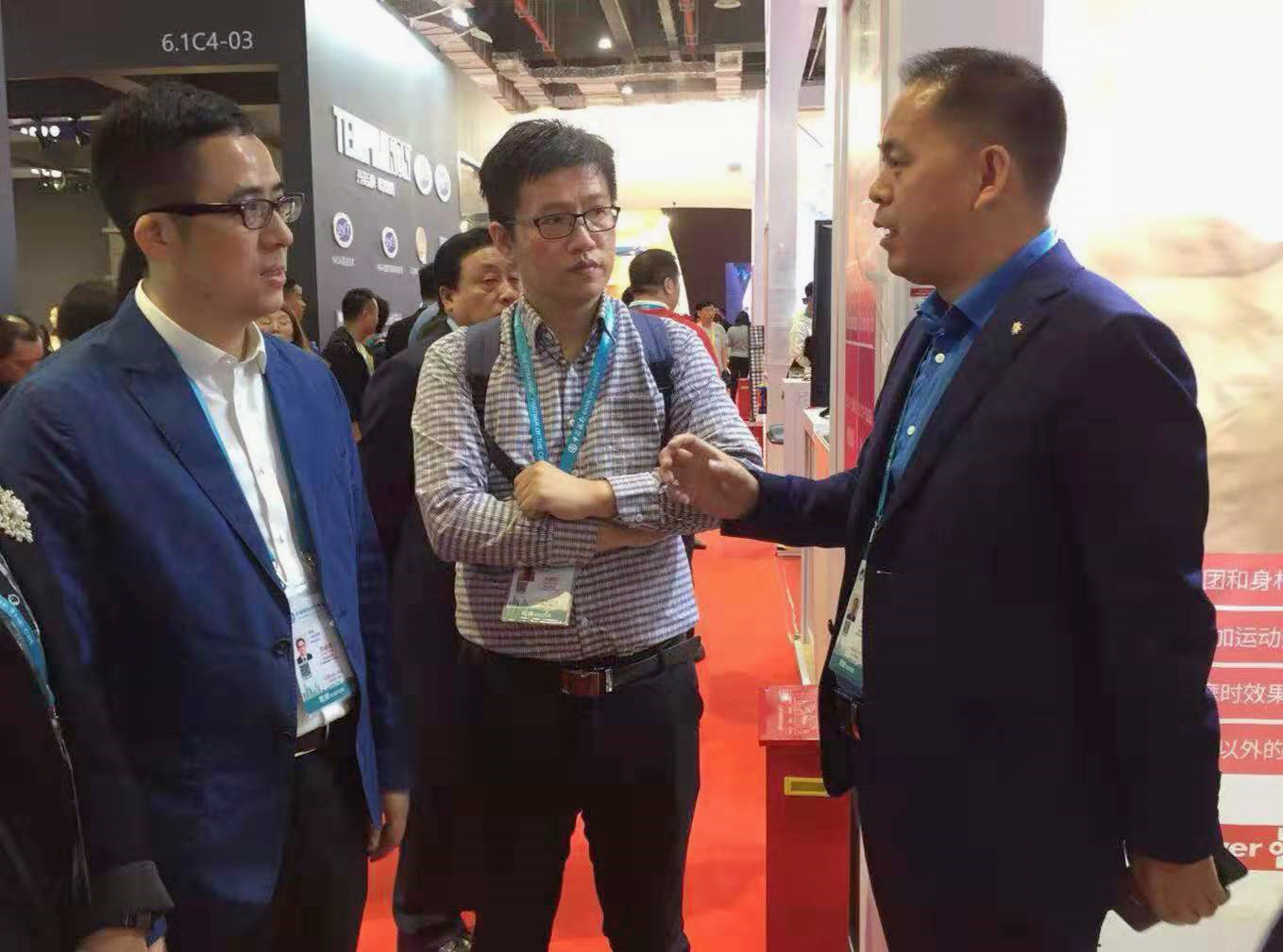 ＂合作、創(chuàng)新、共享＂話進博一一寶開董事長邢志文參觀進博并接受SMG記者采訪